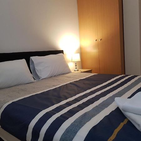 Rajiceva 5- Apartman Sa Prostranom Terasom I Garaznim Mestom ครากูเยวัตส์ ภายนอก รูปภาพ