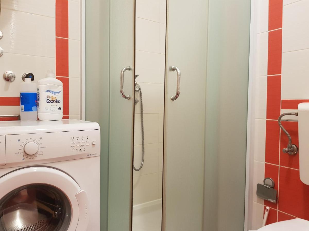 Rajiceva 5- Apartman Sa Prostranom Terasom I Garaznim Mestom ครากูเยวัตส์ ภายนอก รูปภาพ