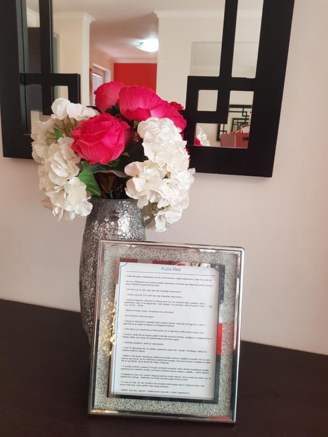 Rajiceva 5- Apartman Sa Prostranom Terasom I Garaznim Mestom ครากูเยวัตส์ ภายนอก รูปภาพ