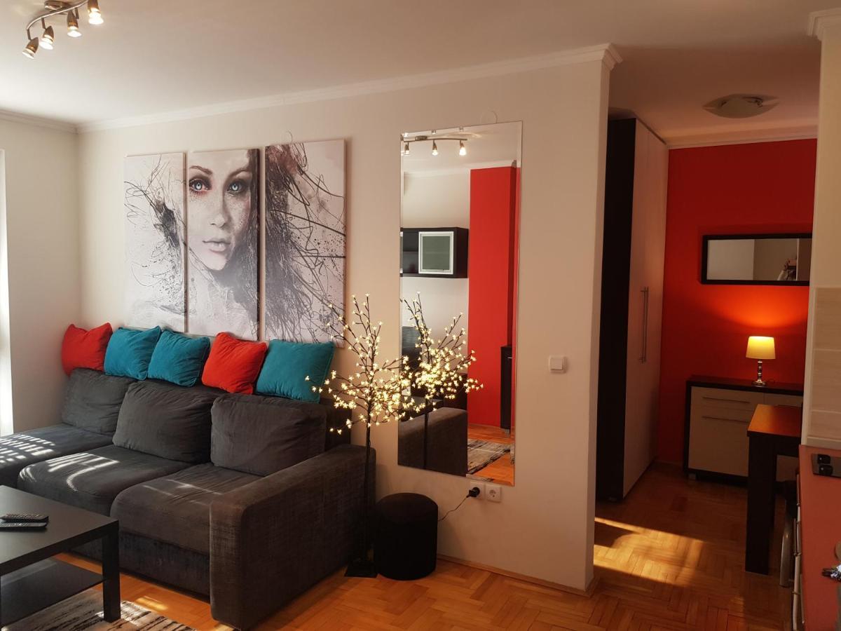 Rajiceva 5- Apartman Sa Prostranom Terasom I Garaznim Mestom ครากูเยวัตส์ ภายนอก รูปภาพ