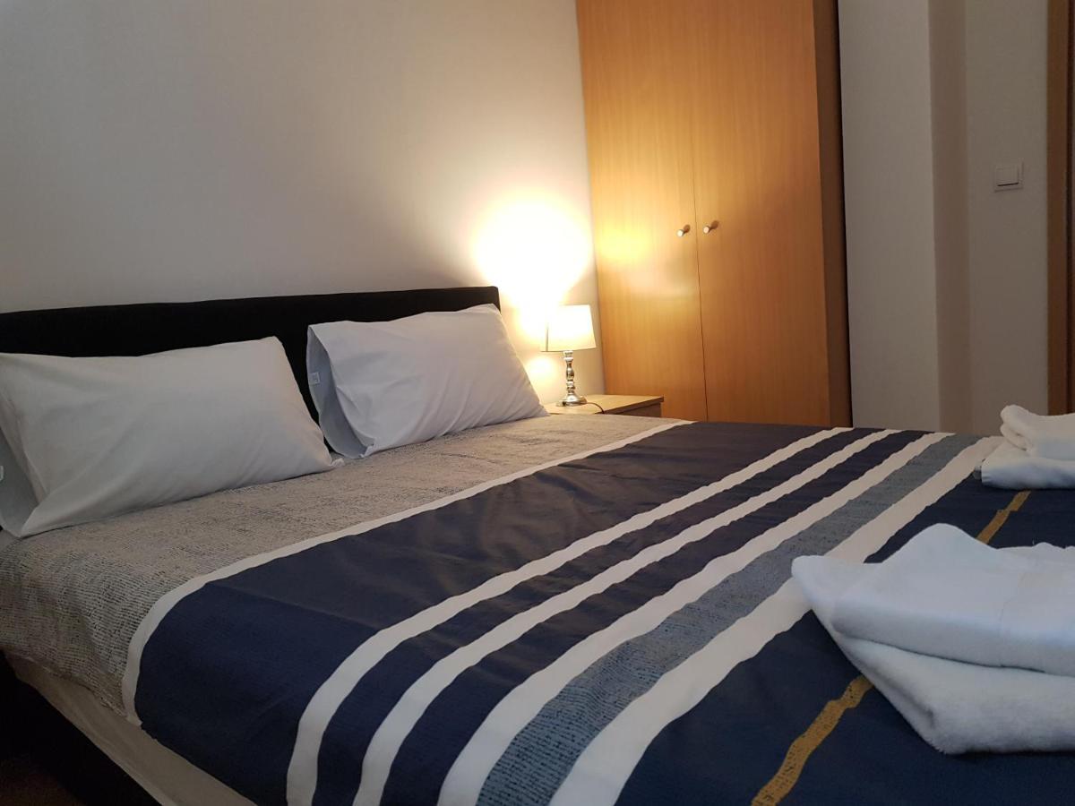 Rajiceva 5- Apartman Sa Prostranom Terasom I Garaznim Mestom ครากูเยวัตส์ ภายนอก รูปภาพ