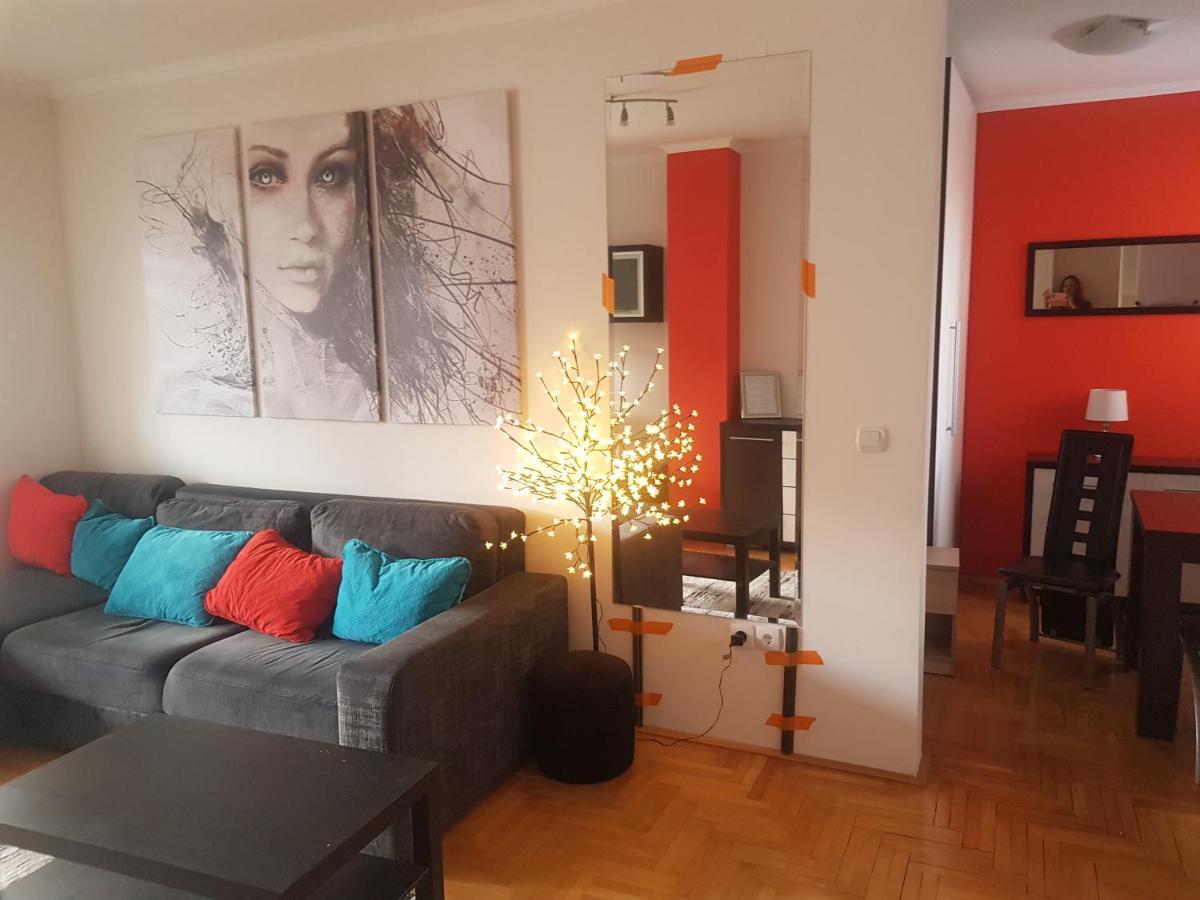 Rajiceva 5- Apartman Sa Prostranom Terasom I Garaznim Mestom ครากูเยวัตส์ ภายนอก รูปภาพ